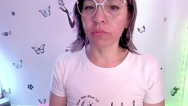 Lady breaks hearts online show from 10, 4, 2026