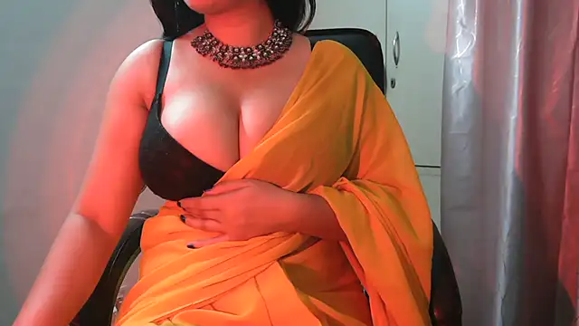 urvashihott online show from 17, 5, 2026