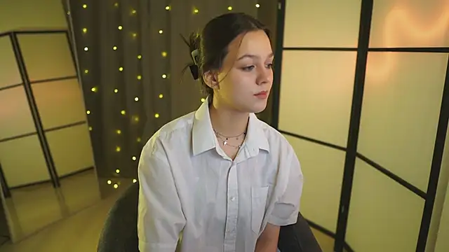 Addelin Moon online show from 19, 2, 2025