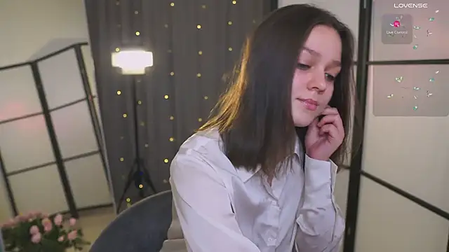 Addelin Moon online show from 9, 3, 2025