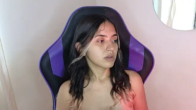 Snapshot of ViolettaSummer chatting on 1, 2, 2025 ViolettaSummer online show from 1, 2, 2025