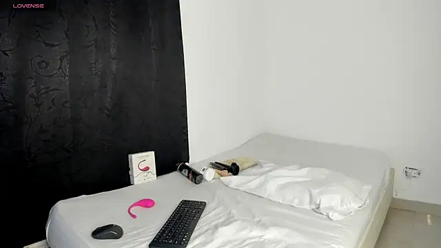 Lorena Hawkins online show from 30, 11, 2025