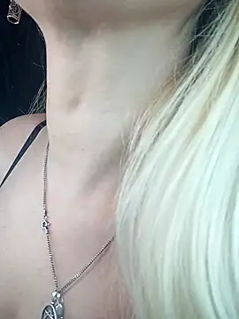 Freya Milf online show from 6, 2, 2026