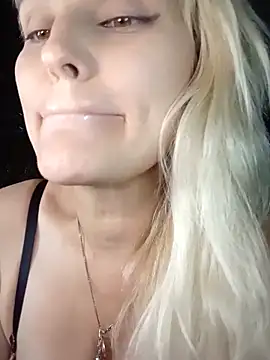 Freya Milf online show from 9, 9, 2025