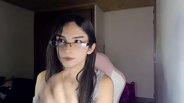 Dollbehavior  online show from 7, 4, 2026
