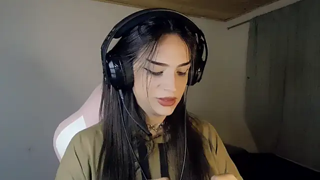 Snapshot of Dollbehavior_ chatting on 8, 1, 2026 Dollbehavior online show from 8, 1, 2026