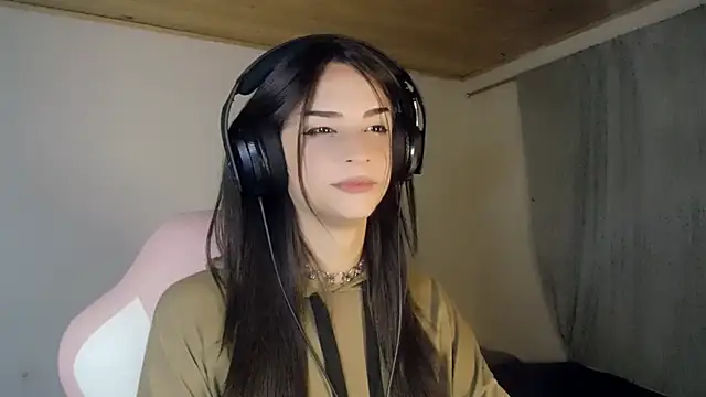 Snapshot of Dollbehavior_ chatting on 7, 1, 2026 Dollbehavior online show from 7, 1, 2026