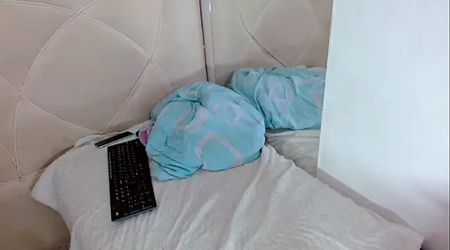 Snapshot of Dollbehavior_ chatting on 25, 1, 2025 Dollbehavior online show from 25, 1, 2025