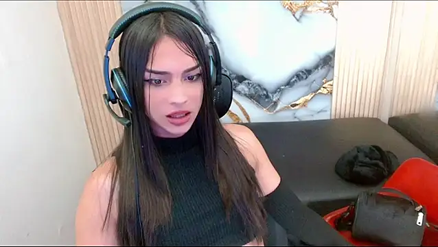 Snapshot of Dollbehavior_ chatting on 10, 9, 2025 Dollbehavior online show from 10, 9, 2025