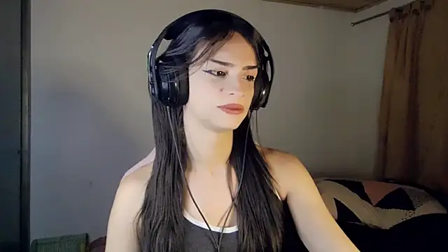 Dollbehavior  online show from 14, 4, 2026