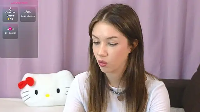 Snapshot of ellie_kramer chatting on 6, 6, 2026 ellie kramer online show from 6, 6, 2026