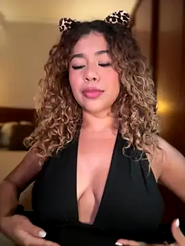 LEONCITA  online show from 4, 10, 2025