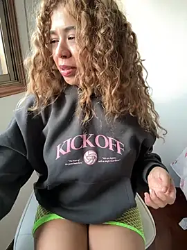 LEONCITA  online show from 12, 12, 2024