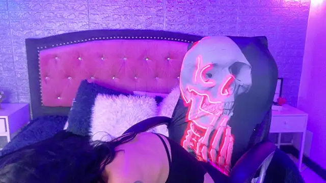 REDHOTTER  online show from 9, 3, 2026