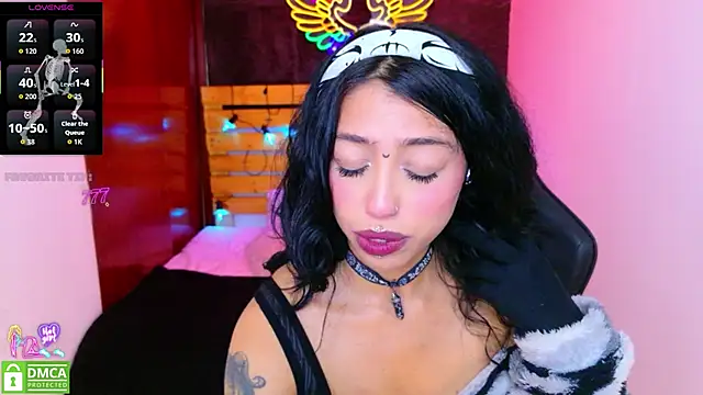 Snapshot of REDHOTTER_ chatting on 9, 6, 2026 REDHOTTER online show from 9, 6, 2026