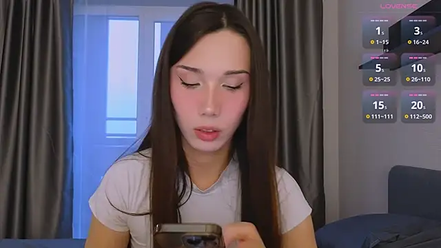 Kaia Sunshine Mia online show from 18, 12, 2025