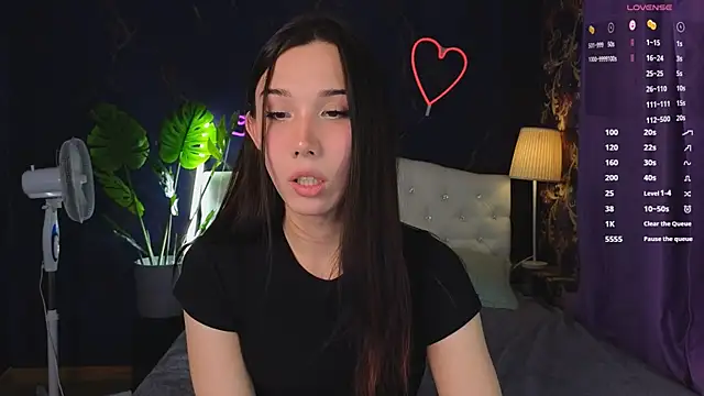 Kaia Sunshine Mia online show from 15, 2, 2025