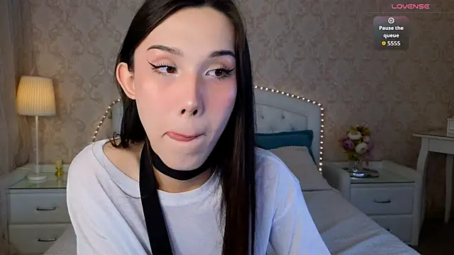 Kaia Sunshine Mia online show from 26, 10, 2025