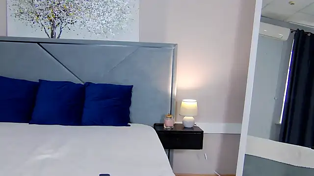 NicoleRosss online show from 13, 11, 2025