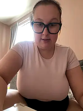 Misssmilf online show from 20, 11, 2025