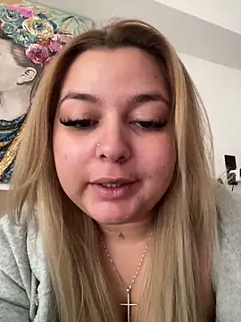 AllysonK online show from 10, 3, 2025