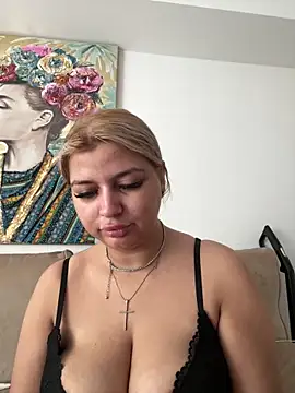Snapshot of AllysonK chatting on 1, 7, 2026 AllysonK online show from 1, 7, 2026
