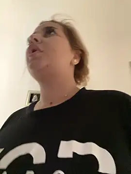 AllysonK online show from 28, 9, 2025