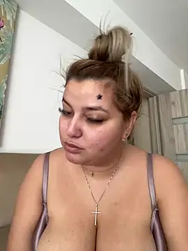 AllysonK online show from 7, 3, 2025