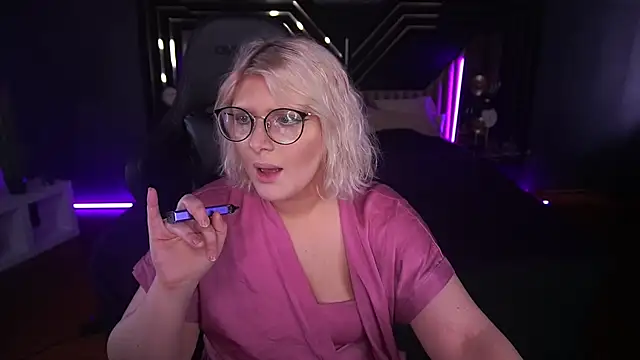 CoolTatis online show from 2, 3, 2025