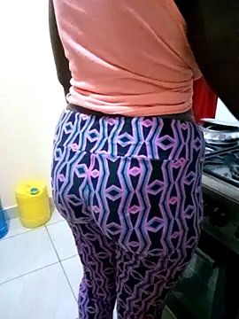 Snapshot of zainabsmile chatting on 8, 2, 2026 zainabsmile online show from 8, 2, 2026