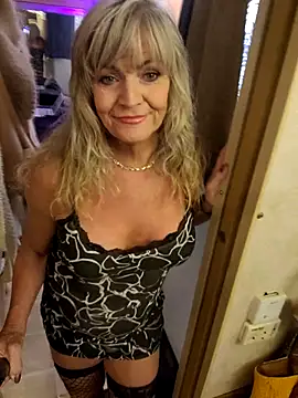 annika lately online show from 1, 10, 2025