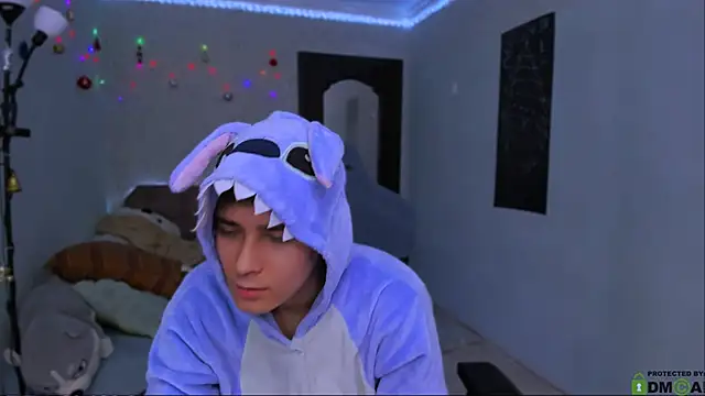 Snapshot of Foxicfu chatting on 9, 1, 2025 Foxicfu online show from 9, 1, 2025