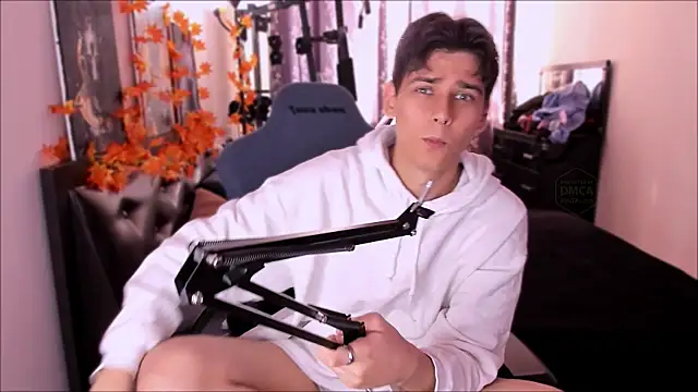 Snapshot of Foxicfu chatting on 7, 11, 2025 Foxicfu online show from 7, 11, 2025