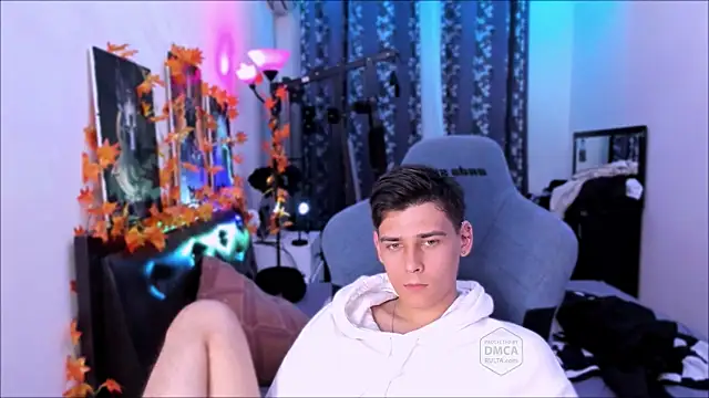 Snapshot of Foxicfu chatting on 2, 10, 2025 Foxicfu online show from 2, 10, 2025