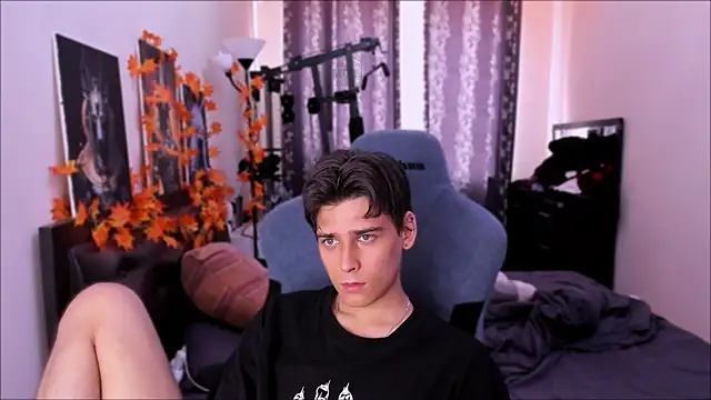 Snapshot of Foxicfu chatting on 16, 11, 2025 Foxicfu online show from 16, 11, 2025