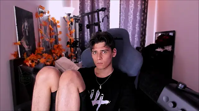 Snapshot of Foxicfu chatting on 12, 11, 2025 Foxicfu online show from 12, 11, 2025