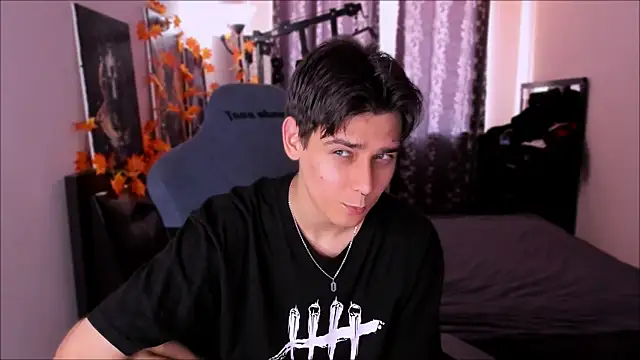 Snapshot of Foxicfu chatting on 20, 11, 2025 Foxicfu online show from 20, 11, 2025