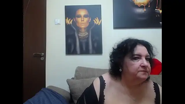 Snapshot of maturekorine chatting on 1, 2, 2026 maturekorine online show from 1, 2, 2026