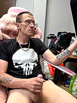 Snapshot of Hatchetwound6969 chatting on 28, 3, 2026 Hatchetwound6969 online show from 28, 3, 2026