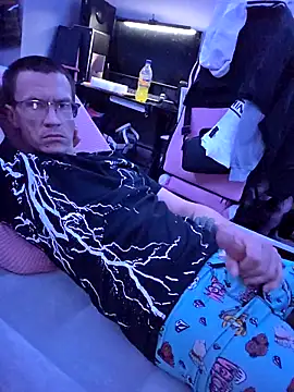 Snapshot of Hatchetwound6969 chatting on 3, 4, 2026 Hatchetwound6969 online show from 3, 4, 2026