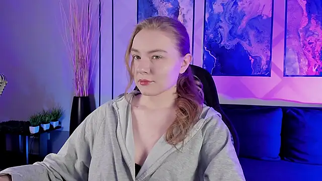 ValerieViolette online show from 4, 12, 2024