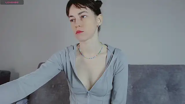 Amina Barbarian online show from 9, 1, 2025