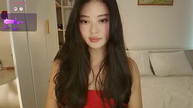 tenderlybaee online show from 6, 10, 2025