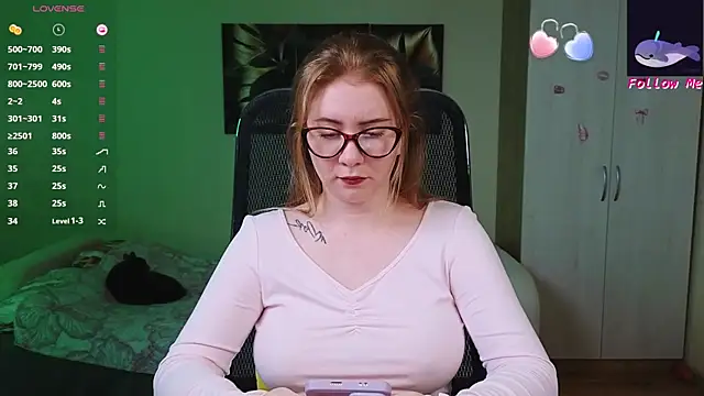 D0nna  online show from 13, 9, 2025