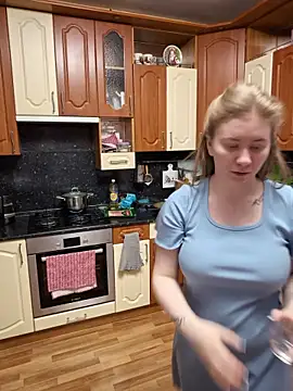 D0nna  online show from 3, 4, 2026