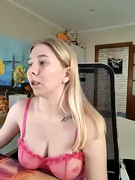 D0nna  online show from 6, 3, 2025