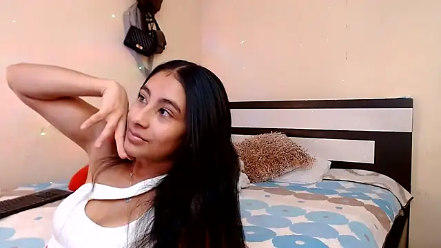Snapshot of chika_hellar chatting on 8, 7, 2026 chika hellar online show from 8, 7, 2026