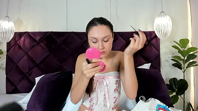 LindsyCater online show from 18, 12, 2025