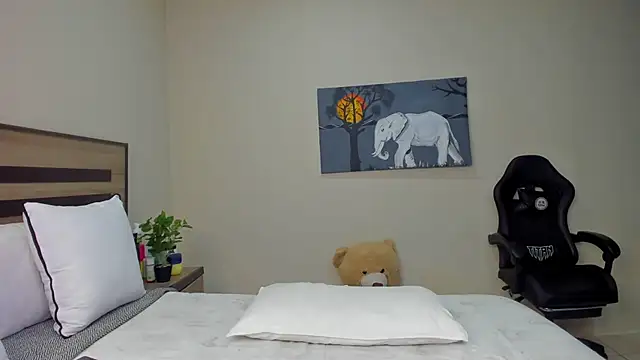 Renee-18 online show from 25, 3, 2026