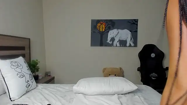 Renee-18 online show from 7, 3, 2025